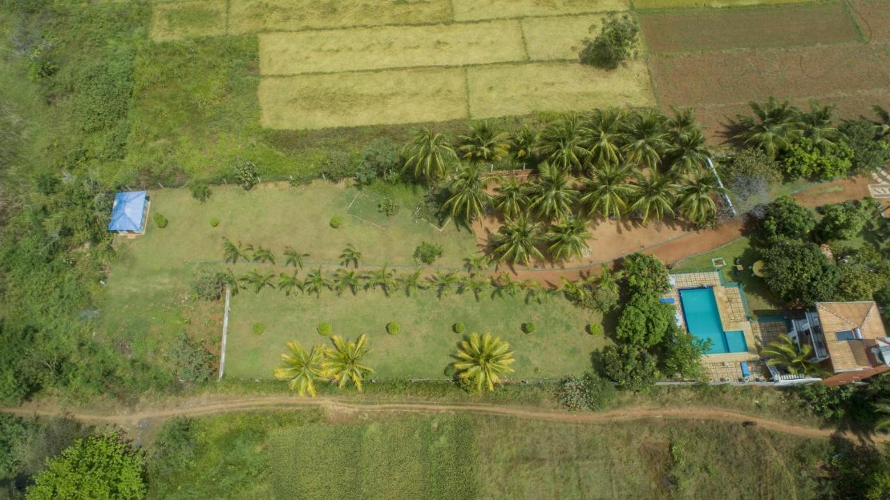 Nilambara Lake View Дамбула Екстериор снимка